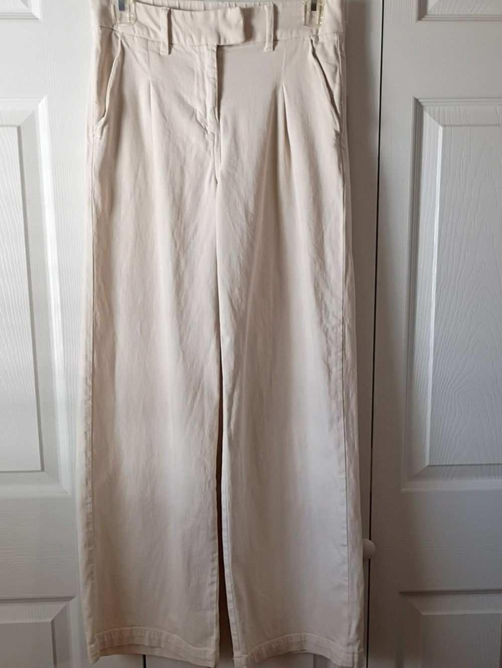 American Eagle Outfitters Wide-Leg Winter White Trousers Size 0